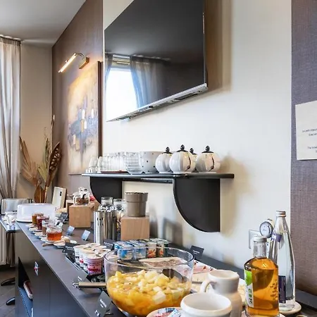 Отель Logis Des Ducs 3*