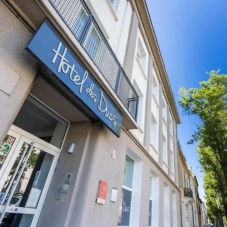 Logis Des Ducs Отель 3*