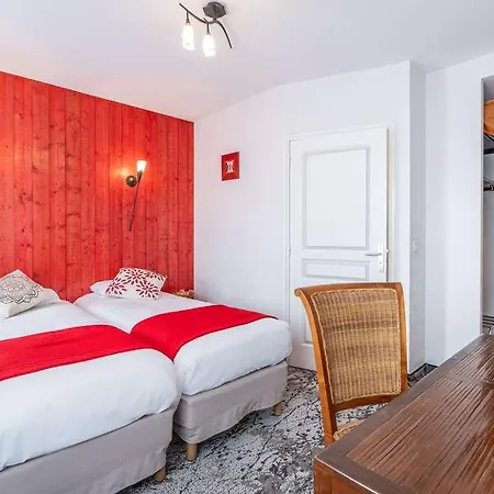 Logis Des Ducs Отель