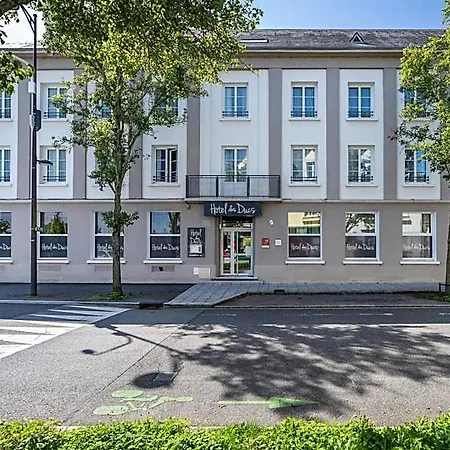 Logis Des Ducs Otel 3*