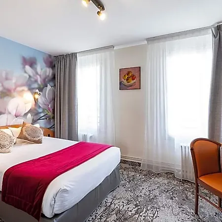 Otel Logis Des Ducs 3*