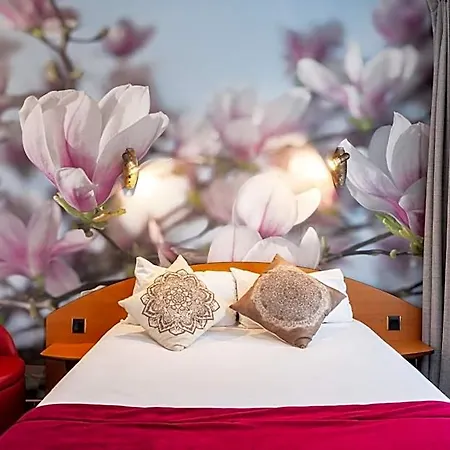 Logis Des Ducs Otel