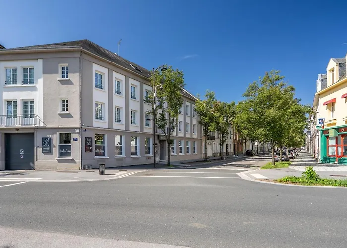 Logis Des Ducs Hotel 3*