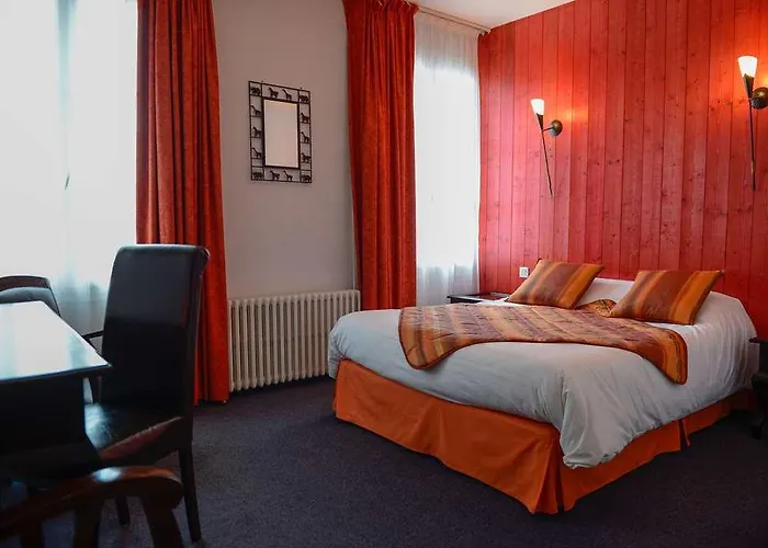 Logis Des Ducs Hotel