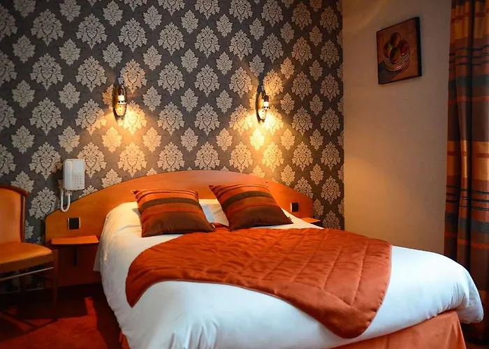 Logis Des Ducs Hotel