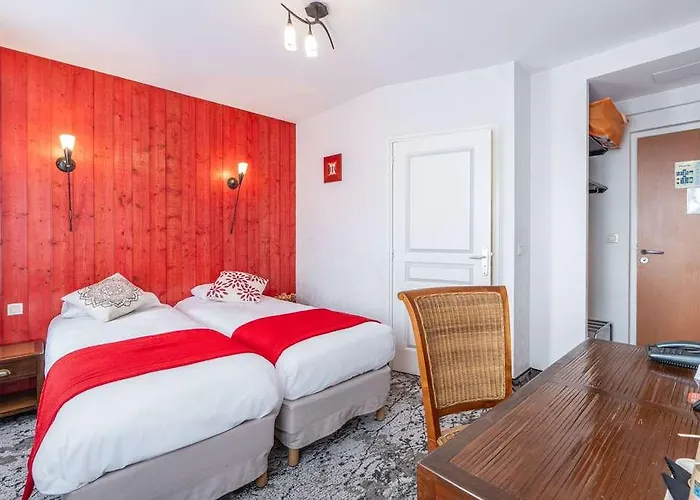 Logis Des Ducs Hotel