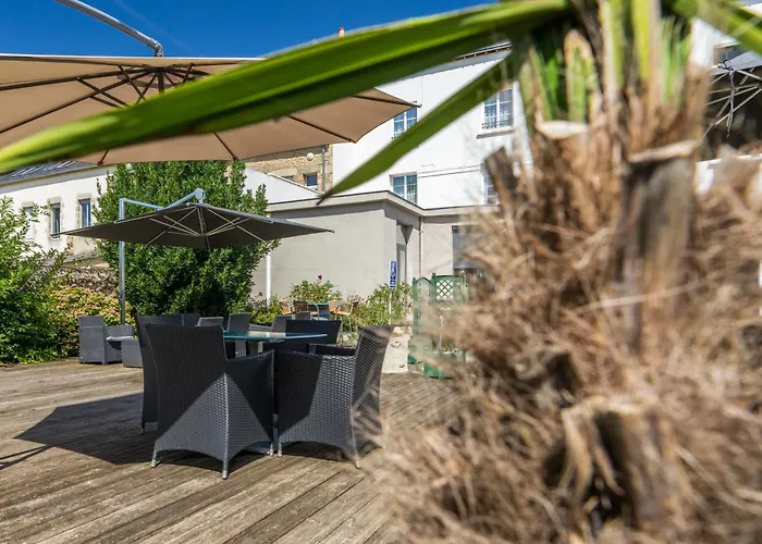 Logis Des Ducs Hotel 3*