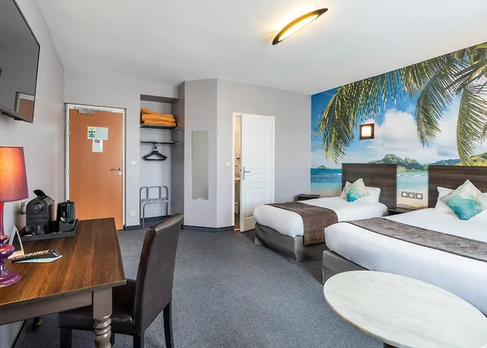 Logis Des Ducs Hotel