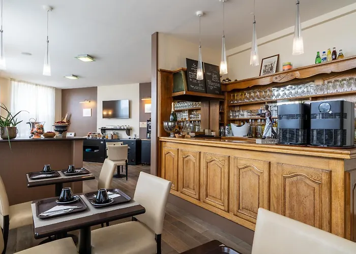 ホテル Logis Des Ducs アランソン