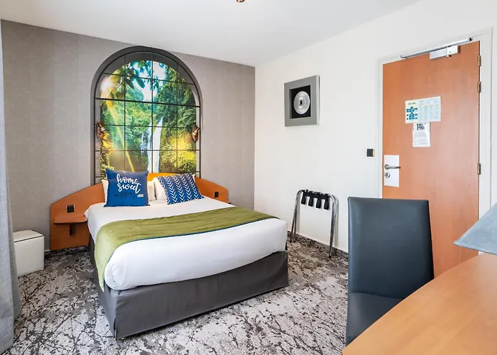 Logis Des Ducs Hotel 3*