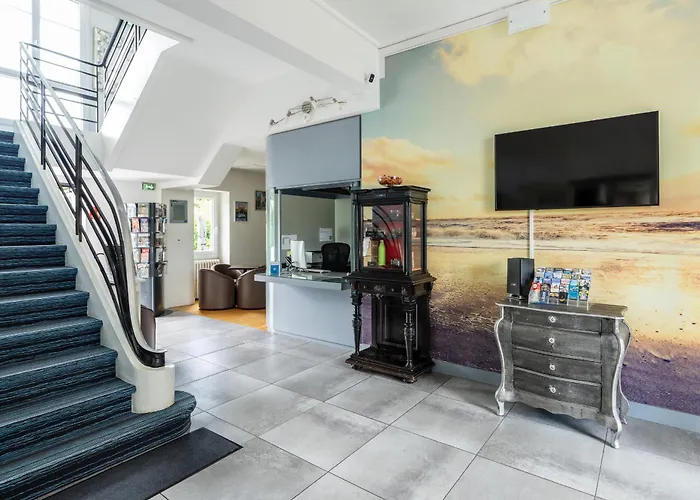 ホテル Logis Des Ducs 3*