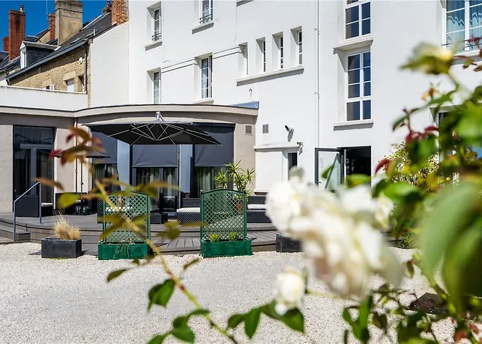 Logis Des Ducs Hotel